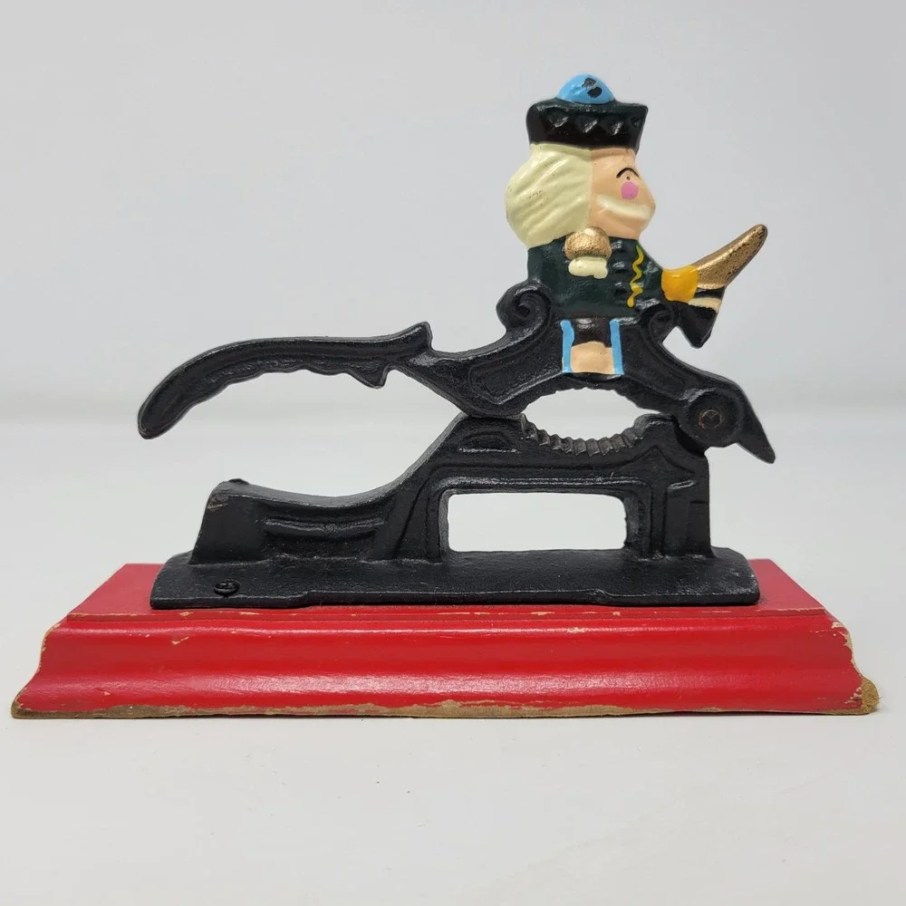 Cast Iron‎ Nutcracker Patriotic Soldier Red Base Vintage